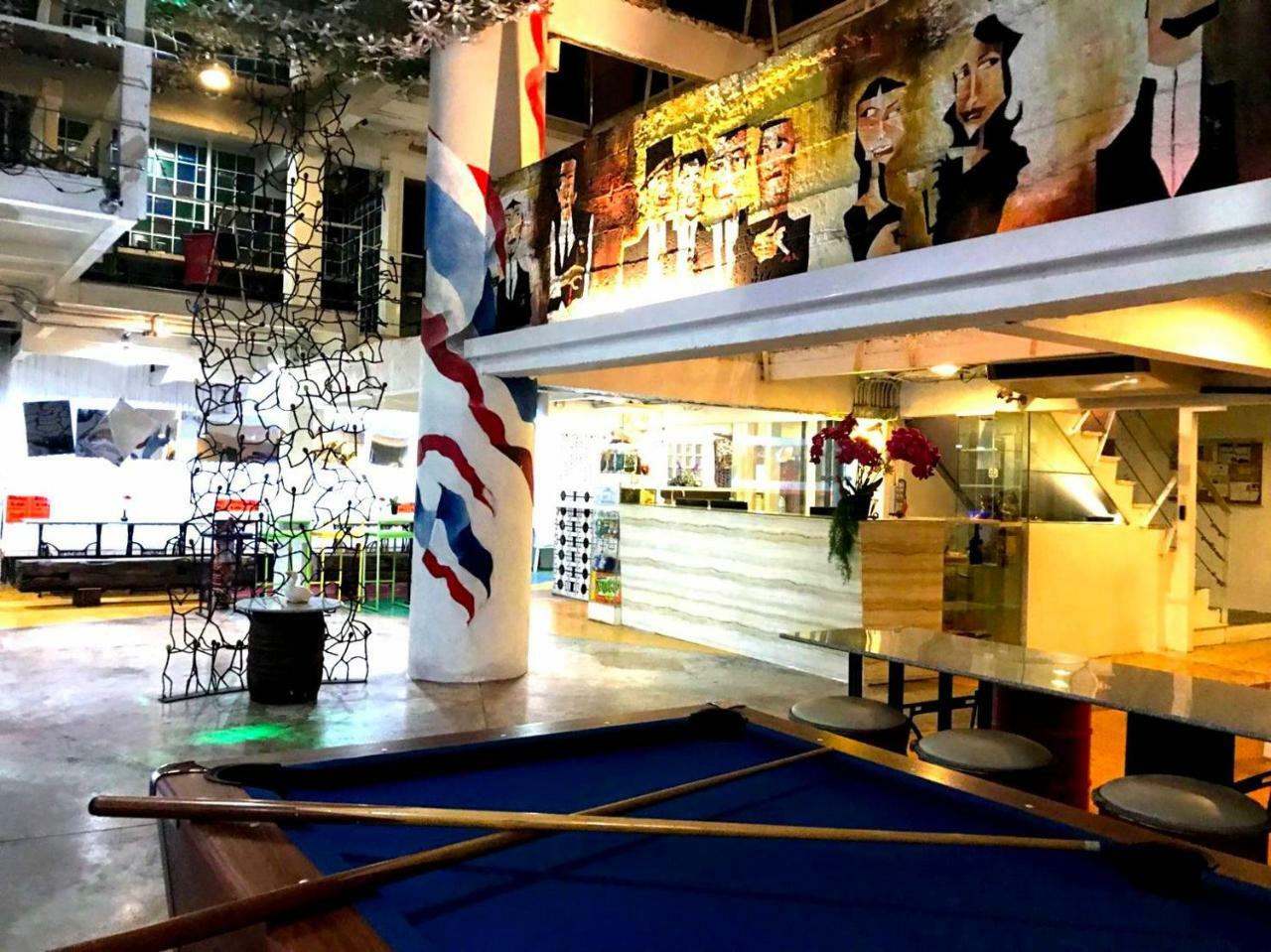 Silom Art Hostel Bangkok Exterior foto
