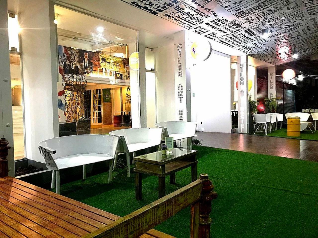 Silom Art Hostel Bangkok Exterior foto