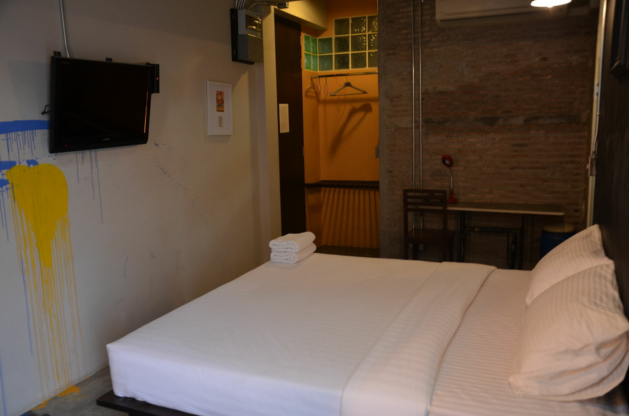 Silom Art Hostel Bangkok Exterior foto
